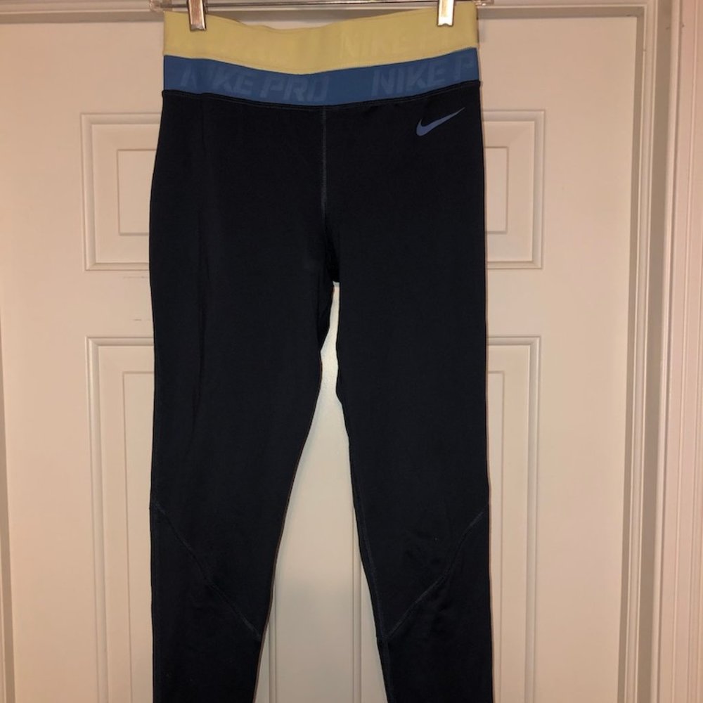 Navy blue Nike Pro leggings